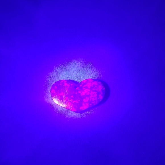 Drilled Natural ruby in fuschite heart pendant - Picture 4 of 10